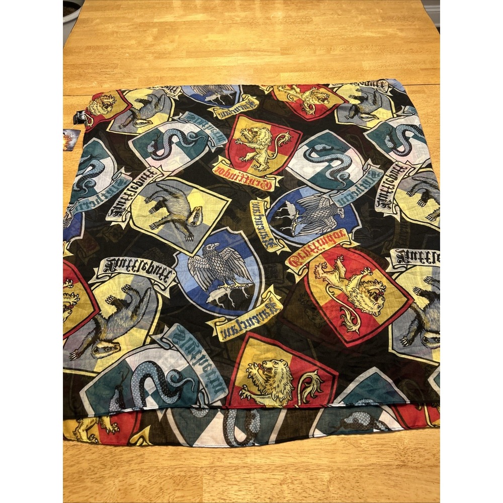 Harry Potter Infinity Scarf BioWorld Hogarts School of Witchcraft And‎ Wizardry